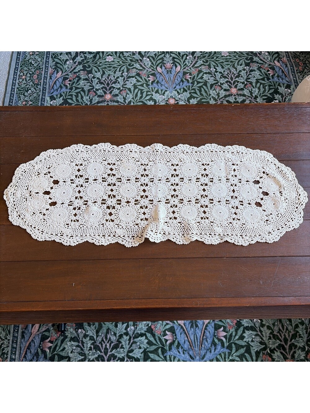 Vintage Crochet Table Runner Lot of 12 Handmade Lace Doilies White Ecru Floral - Picture 10 of 14